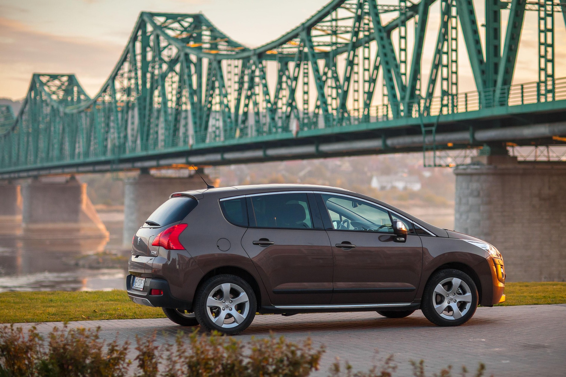 wydawca-car-6969351_1920